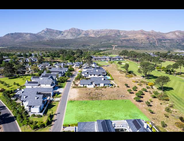 1,299M² VACANT LAND FOR SALE IN PEARL VALLEY GOLF & COUNTRY ESTATE